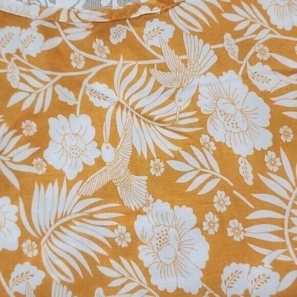 Emery Rose Floral 3/4 Sleeve W/ Birds Boho Top. Gold And Cream. Medium - Picture 2 of 9